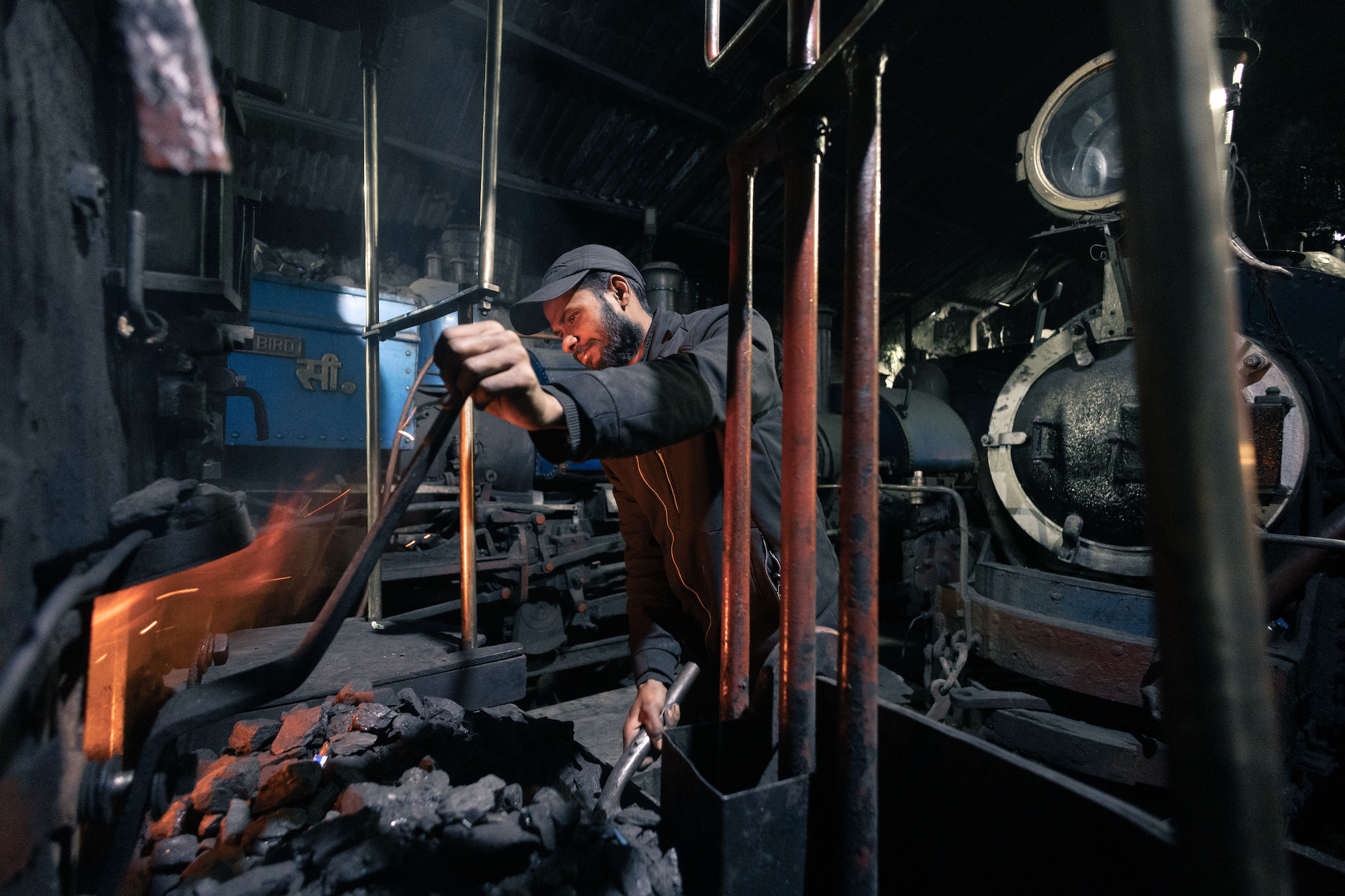 インド、ダージリン・ヒマラヤ鉄道の蒸気機関車を撮り鉄