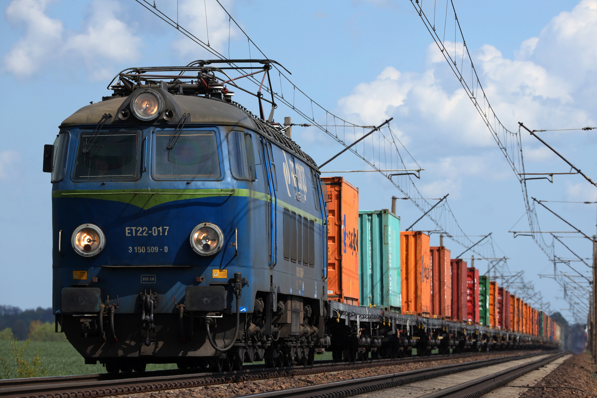 ポーランド鉄道(PKP)のET22型機関車を撮影